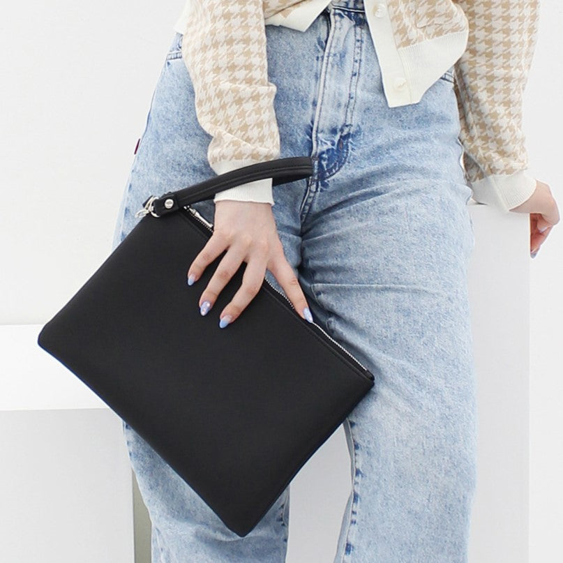 Avery Minimal Clutch Bag