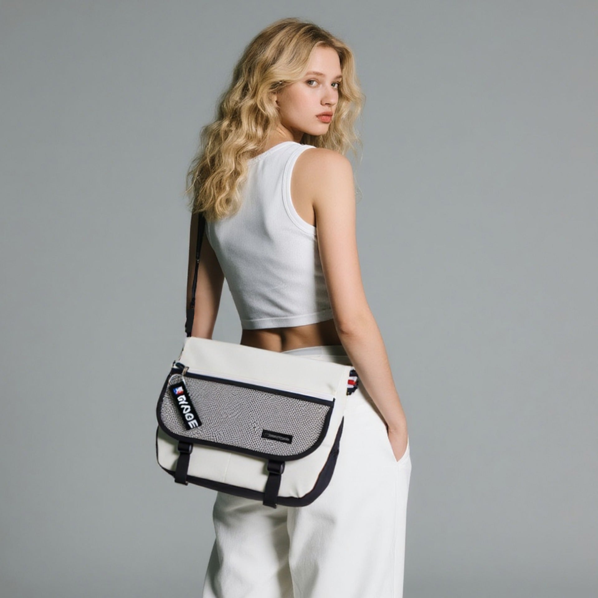 Magellan Campus Messenger Bag