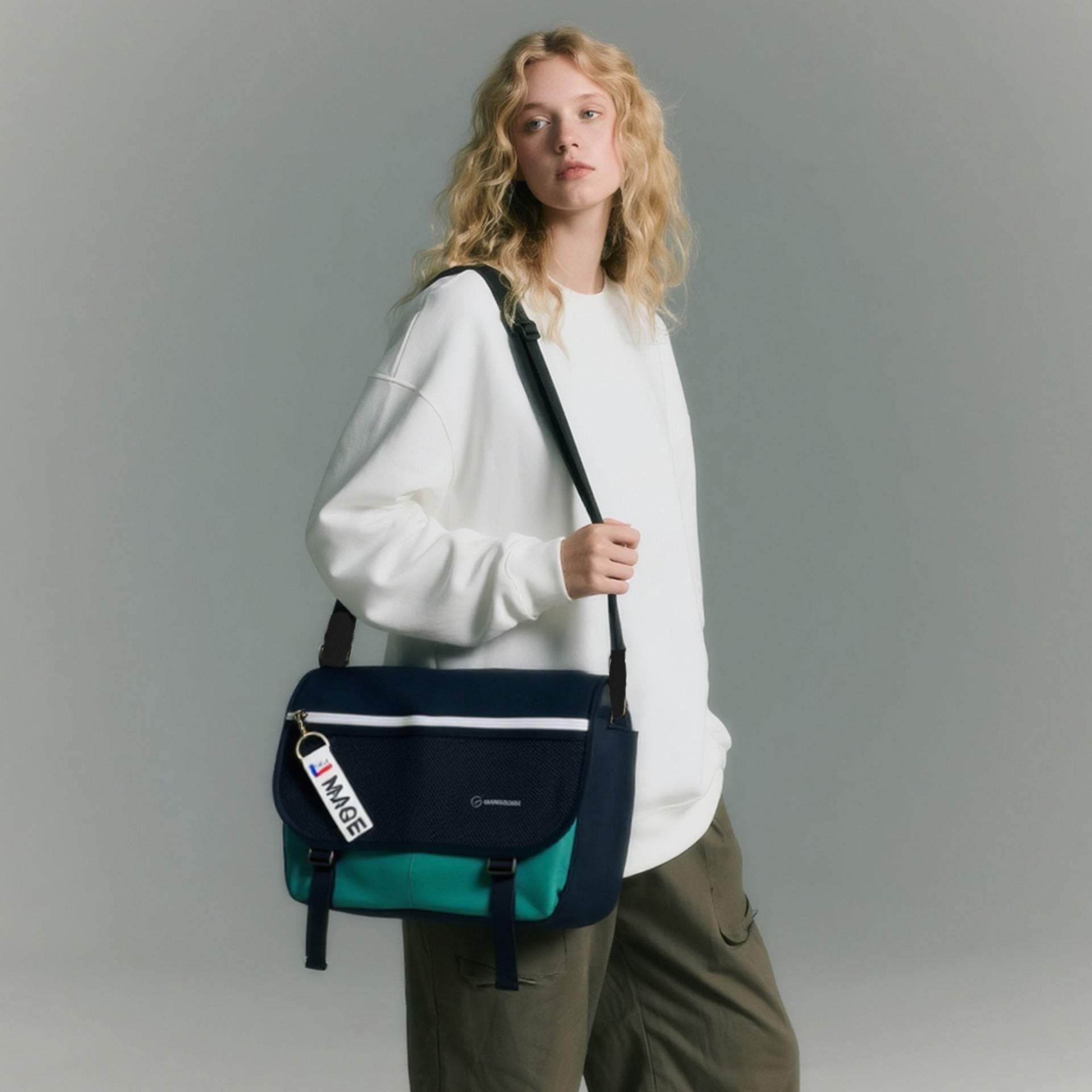 Magellan Campus Messenger Bag