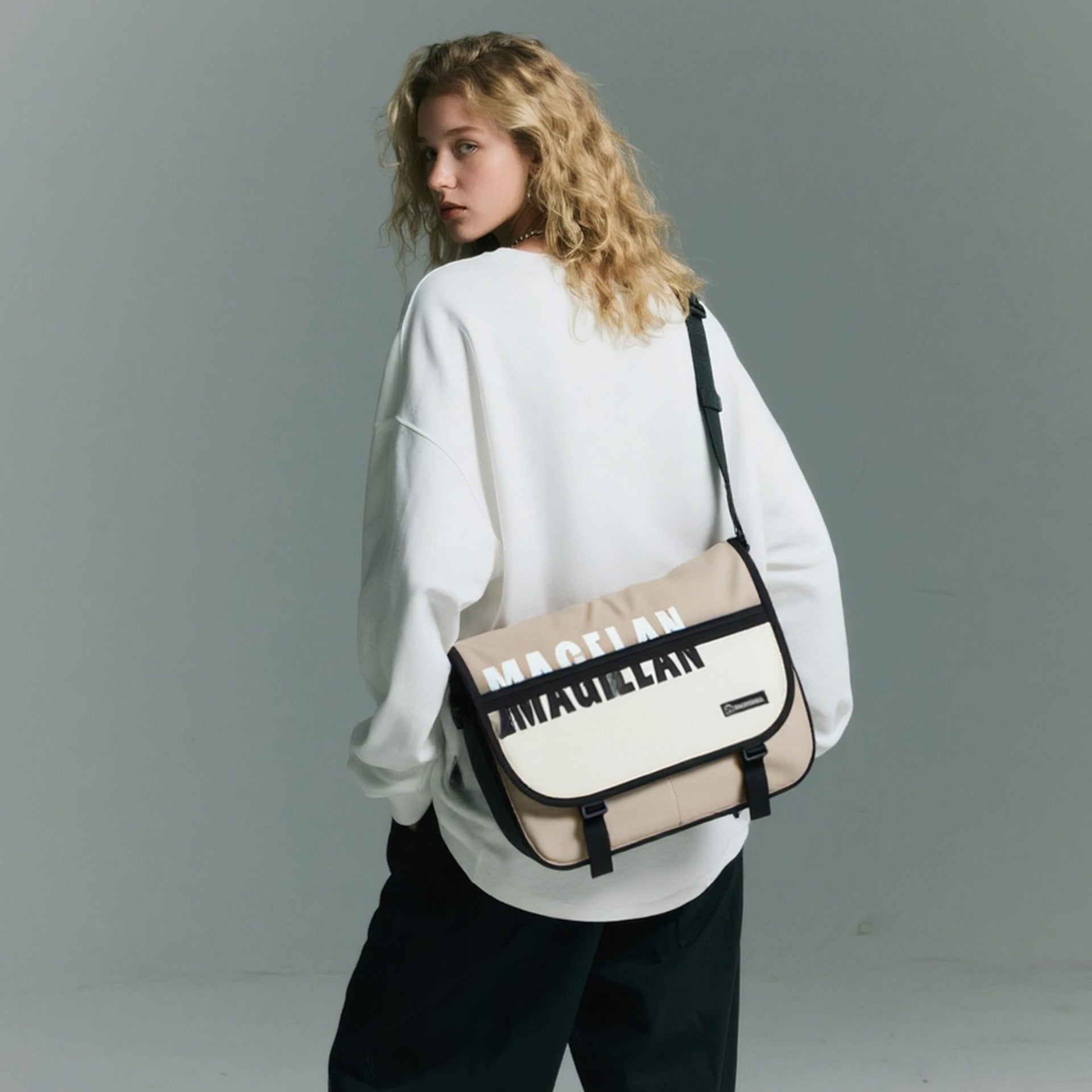 Magellan Campus Messenger Bag
