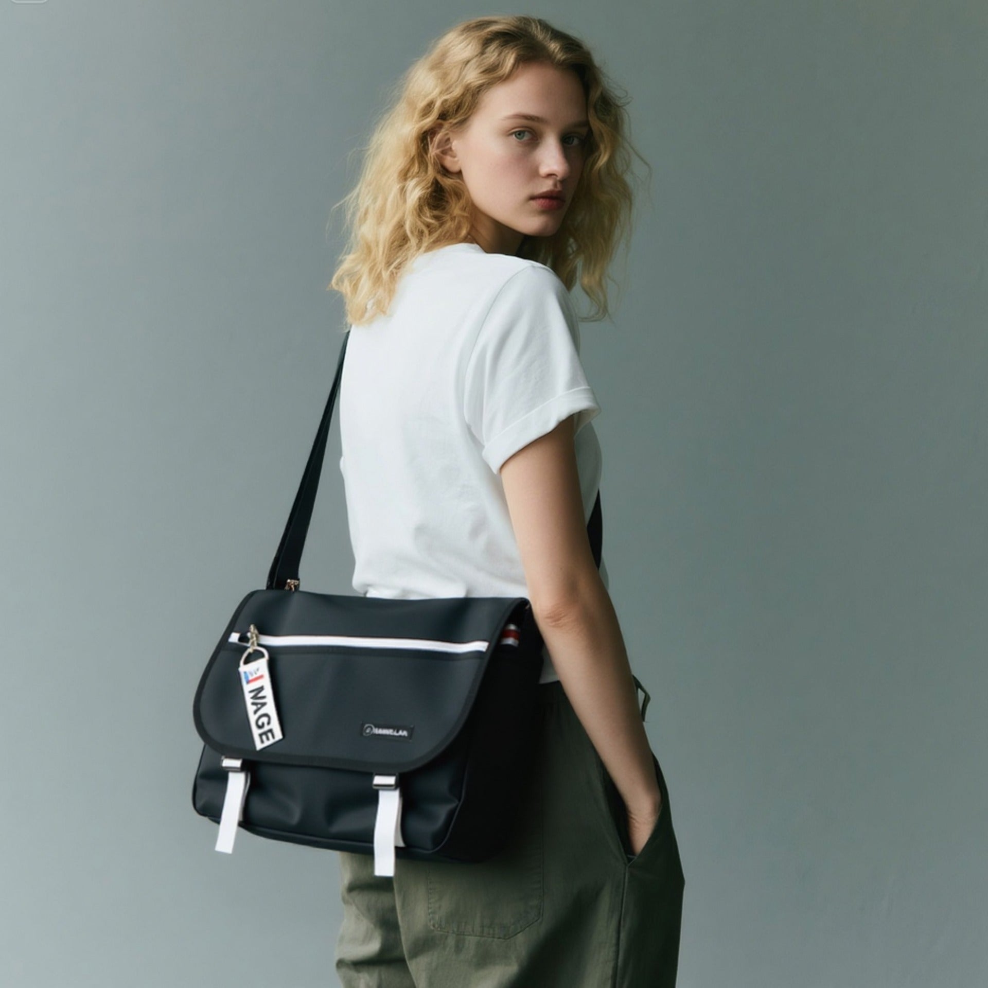 Magellan Campus Messenger Bag
